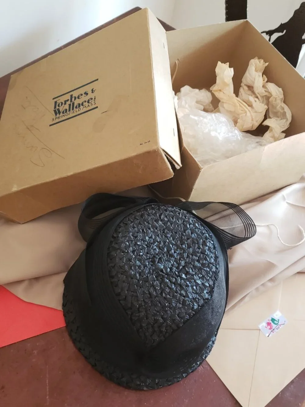 VINTAGE STRAW BLACK BEAUTY HAT - Picture 2 of 11